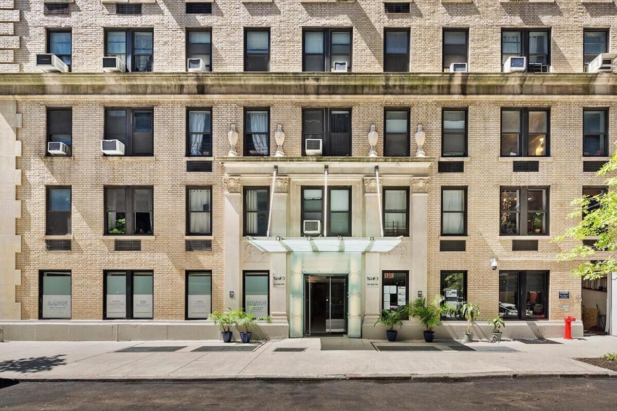 73-208 New 2br 2bath Uws Doorman Gym Apartment