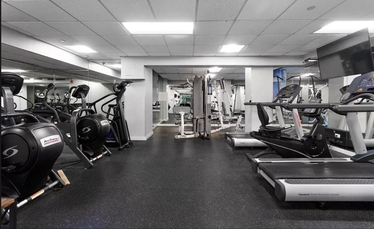 73-208 New 2br 2bath Uws Doorman Gym Apartment