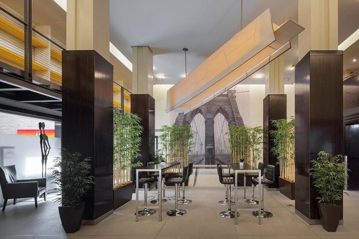 73-208 New 2br 2bath Uws Doorman Gym Apartment New York